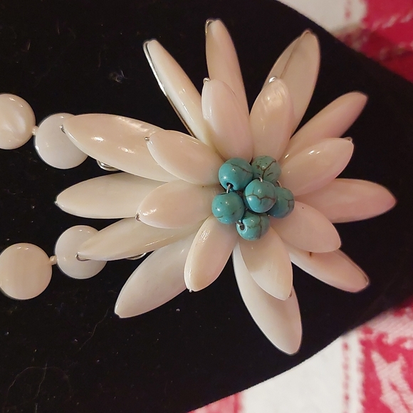 Mother of Pearl Statement Necklace - Picture 2 of 7